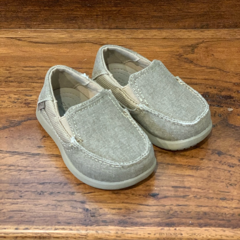 COPY - New Kids Crocs Loafers Size 6 (never worn!)